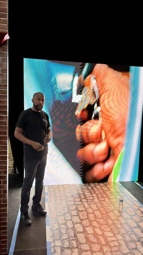 led, videowall, led videowall, black man